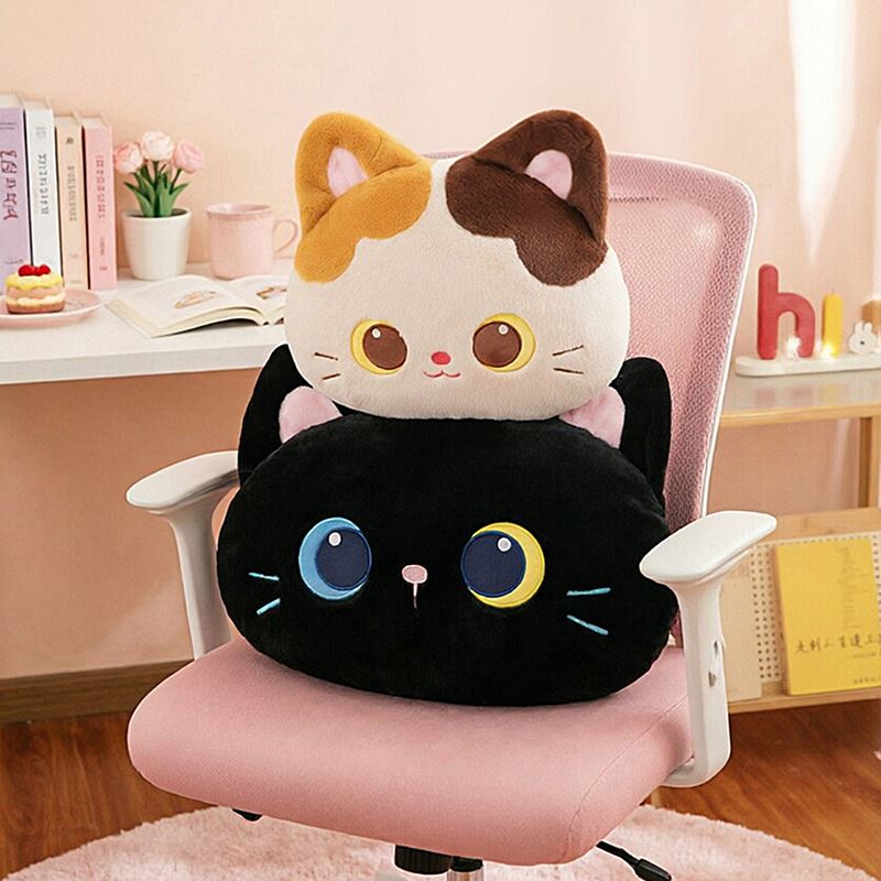 Sevimli Ve Sevimli Üç-Renkli Kedi ve Siyah Kedi Yastık ve Peluş Oyuncak